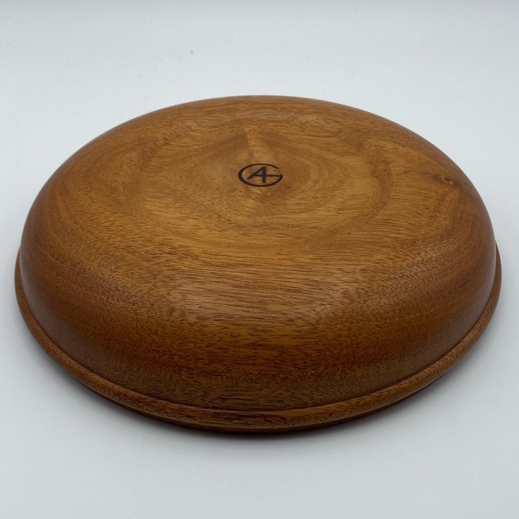 Subtle Accent - Picture 3 of 4